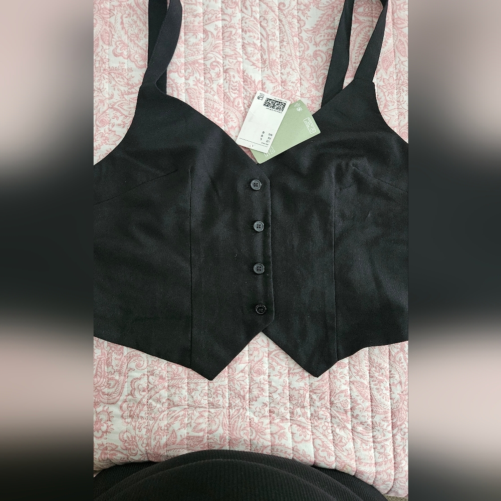 H & M